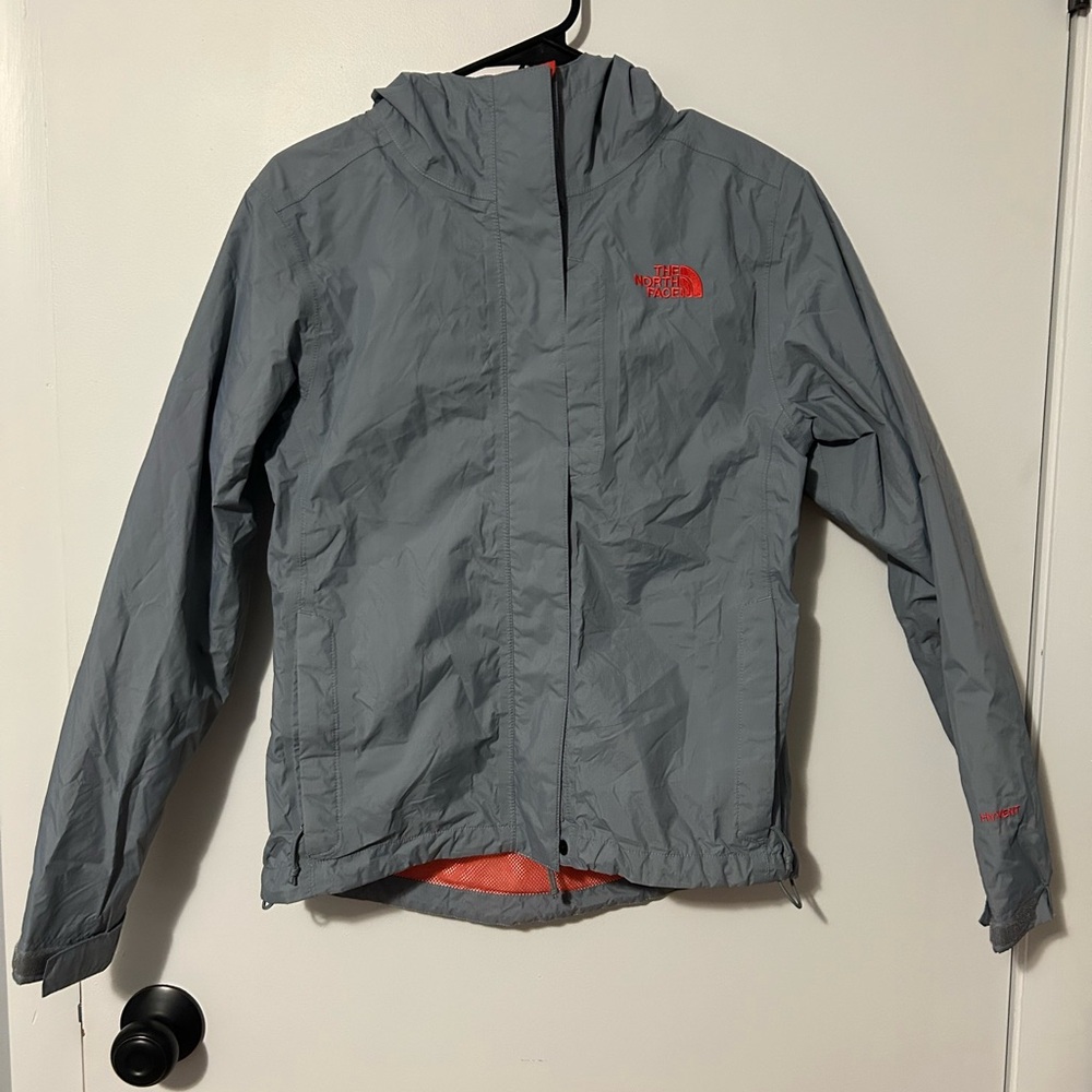The North Face Gray Raincoat with Hood and Water-Resistant Fabric